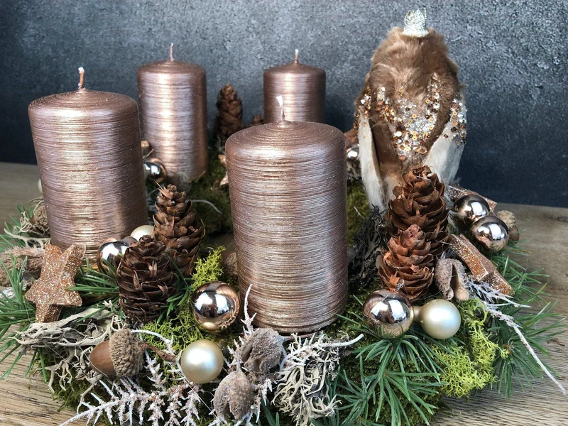 Adventskranz mit Vogel-Detail – rund handgefertigt langlebig
