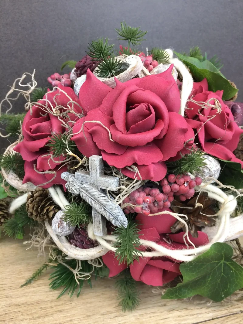 Seidenblumen Grabkreuz Rose – Grabdekoration handgefertigt