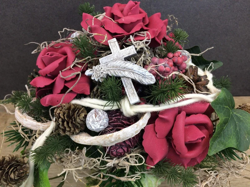 Seidenblumen Grabkreuz Rose – Grabdekoration handgefertigt