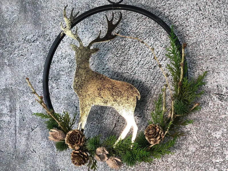Weihnachtlicher Fensterring mit Hirsch – modern stimmungsvoll LED