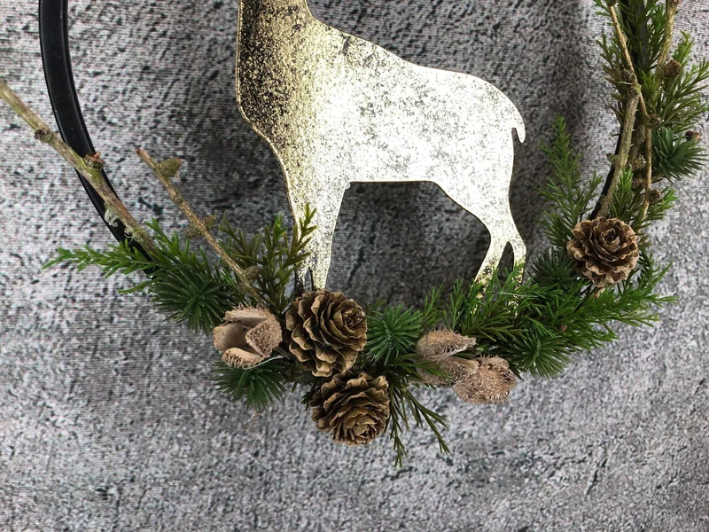 Weihnachtlicher Fensterring mit Hirsch – modern stimmungsvoll LED