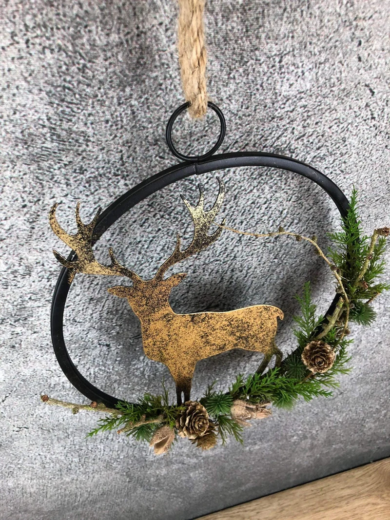 Weihnachtlicher Fensterring mit Hirsch – modern stimmungsvoll LED