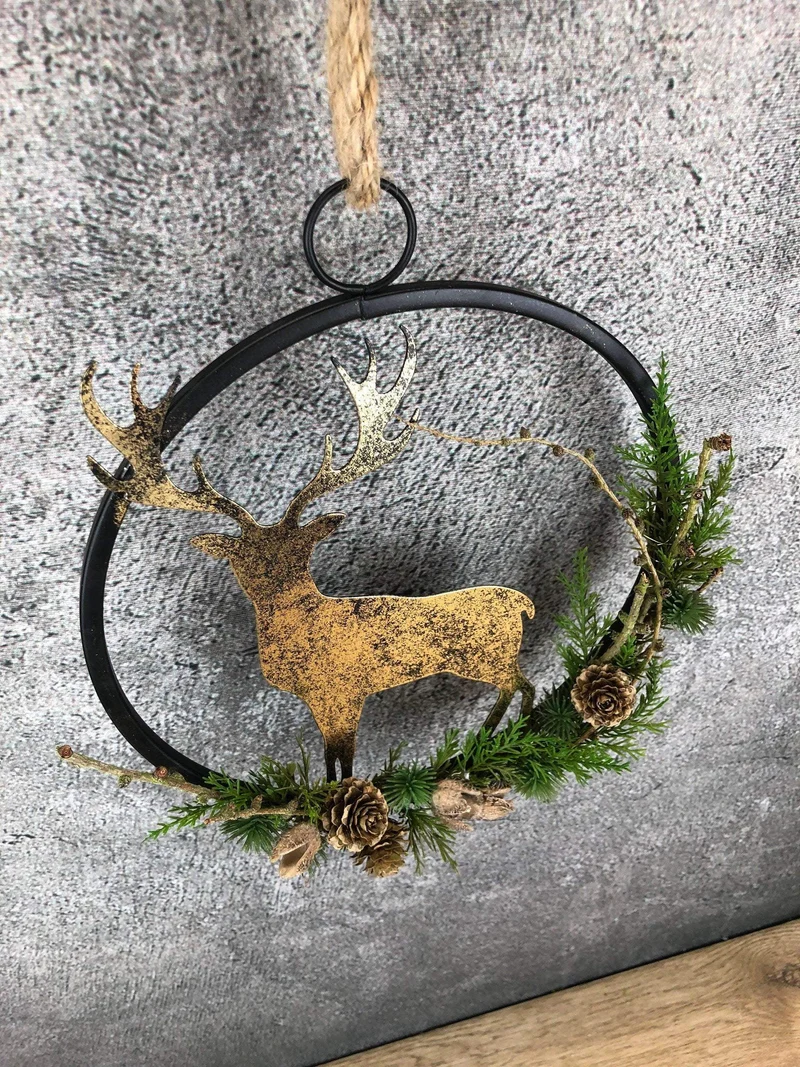 Weihnachtlicher Fensterring mit Hirsch – modern stimmungsvoll LED