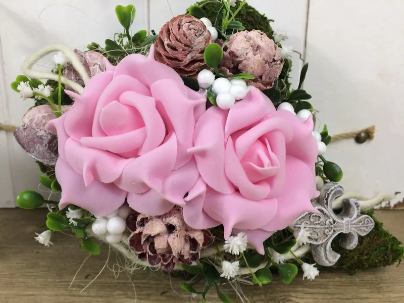 Rose Grabherz auf Moos Seidenblumen – handgefertigter Grabschmuck