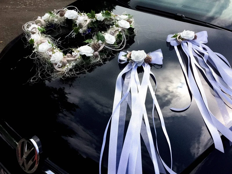 Hochzeits Autoschmuck 3-teilig – Seidenblumen Set Herz Schleifen