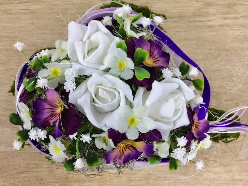 Grabherz Rose mit Stiefmütterchen handgefertigt – Seidenblumen Grabdek