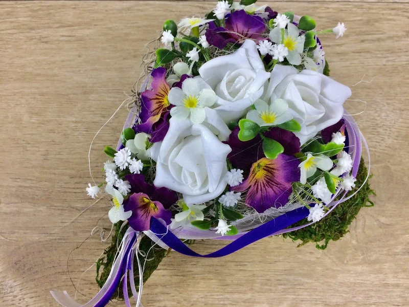 Grabherz Rose mit Stiefmütterchen handgefertigt – Seidenblumen Grabdek