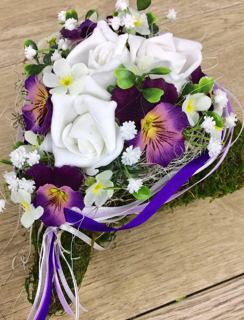 Grabherz Rose mit Stiefmütterchen handgefertigt – Seidenblumen Grabdek