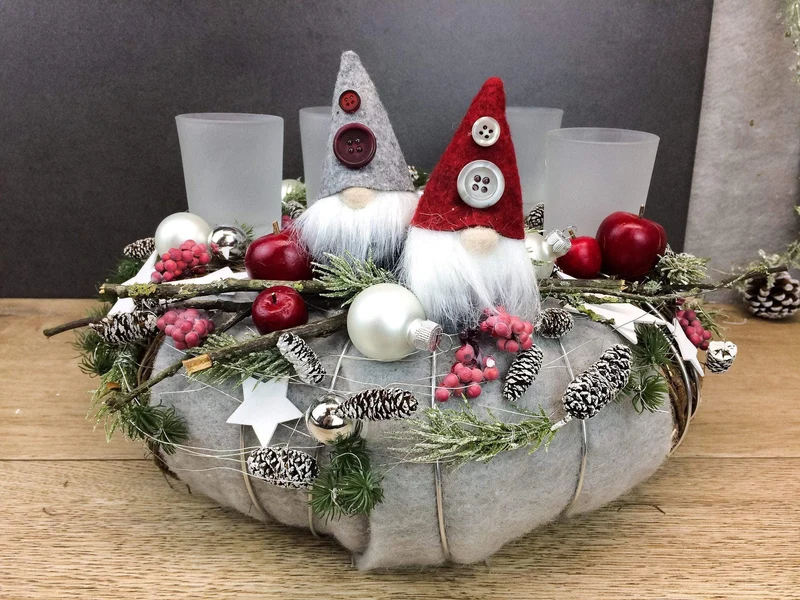 Adventskranz Wichtel mit Gläsern – rund mehrjährig