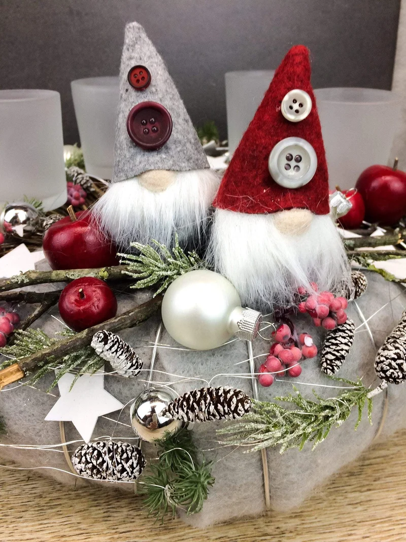 Adventskranz Wichtel mit Gläsern – rund mehrjährig
