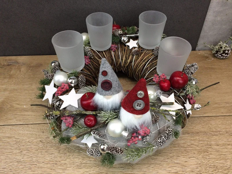 Adventskranz Wichtel mit Gläsern – rund mehrjährig