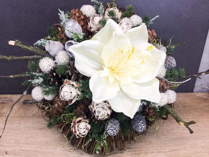 Grabgesteck 32cm mit Amaryllis – Grabschmuck Seidenblumen Wunschfarbe