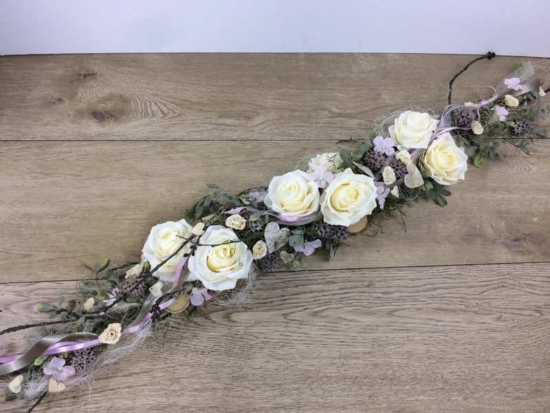 Tischgesteck Eukalyptus Rosen lang – Hochzeit Tischdeko Wunschfarbe