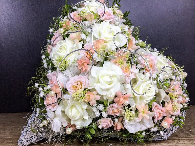 Seidenblumen Grabschmuck Herz Rose – handgefertigt – für Außenbereich