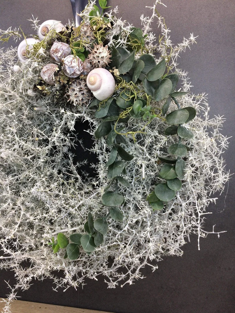 Natur Wandkranz Trockenblumen handgebunden – modern & stilvoll