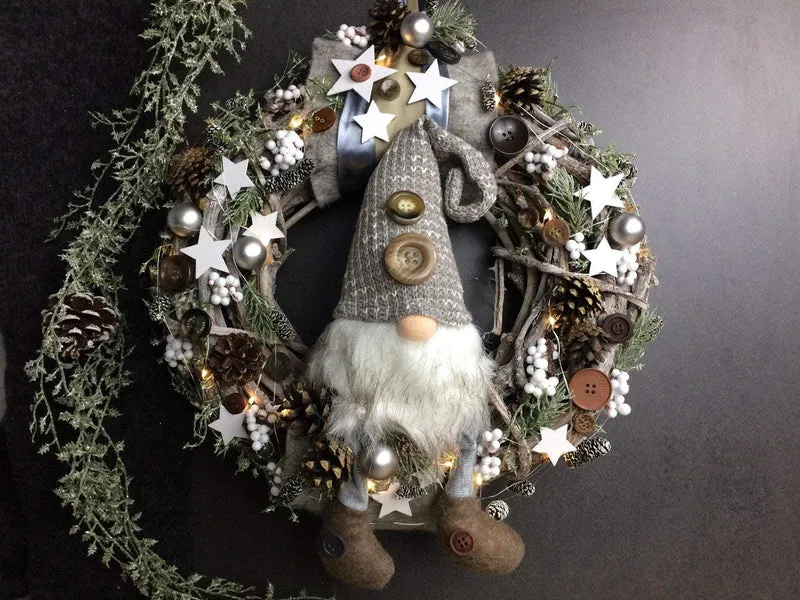 Weihnachtskranz Tür Wichtel 45cm – handgefertigt & stimmungsvoll