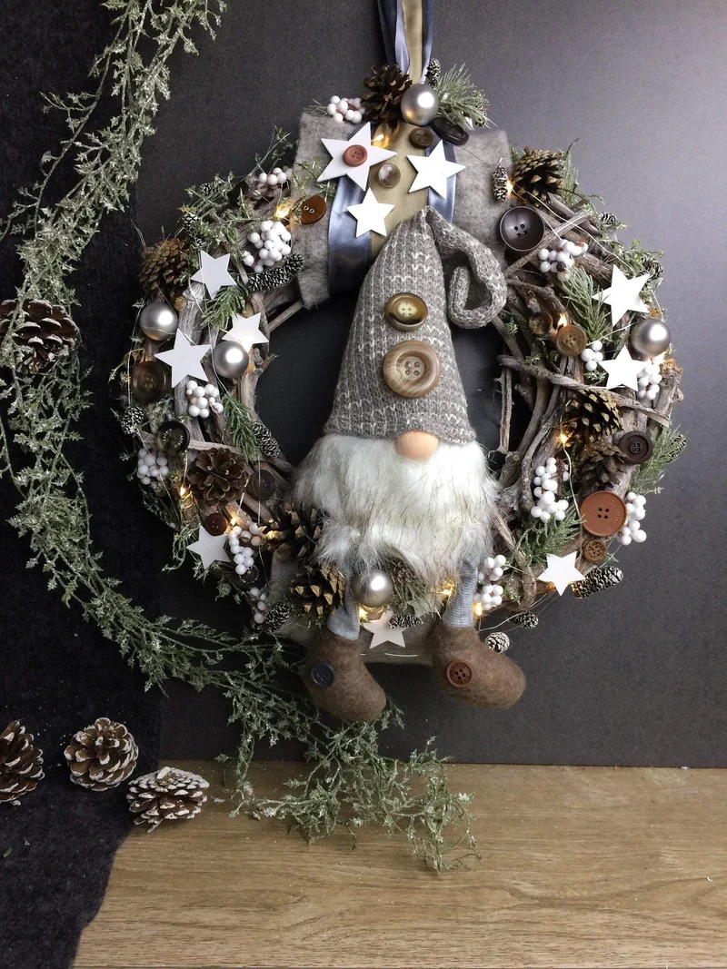 Weihnachtskranz Tür Wichtel 45cm – handgefertigt & stimmungsvoll