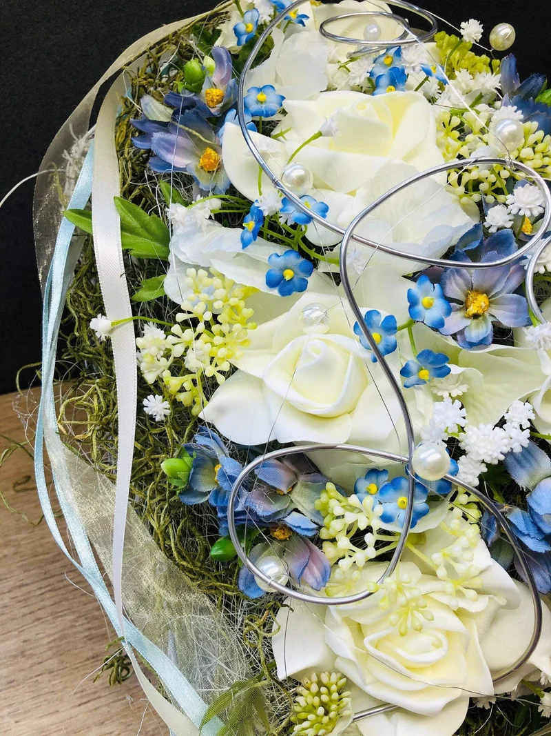 Grabherz Rose mit Schleierkraut handgefertigt – Seidenblumen Grabdekor