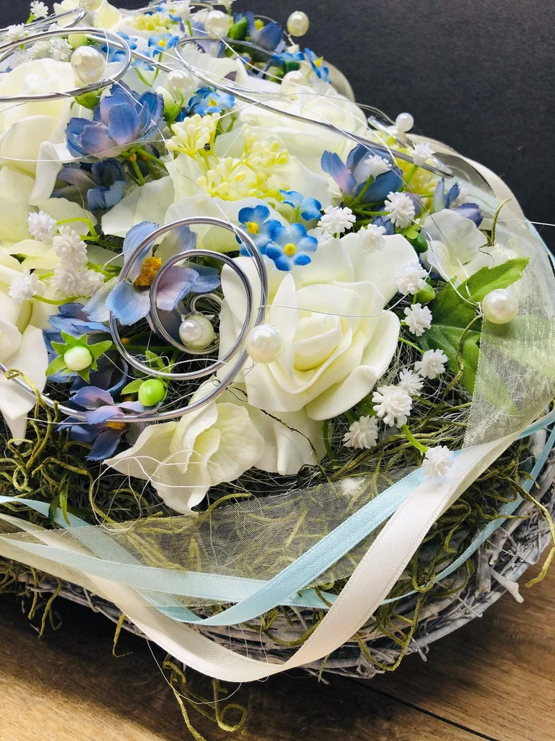 Grabherz Rose mit Schleierkraut handgefertigt – Seidenblumen Grabdekor