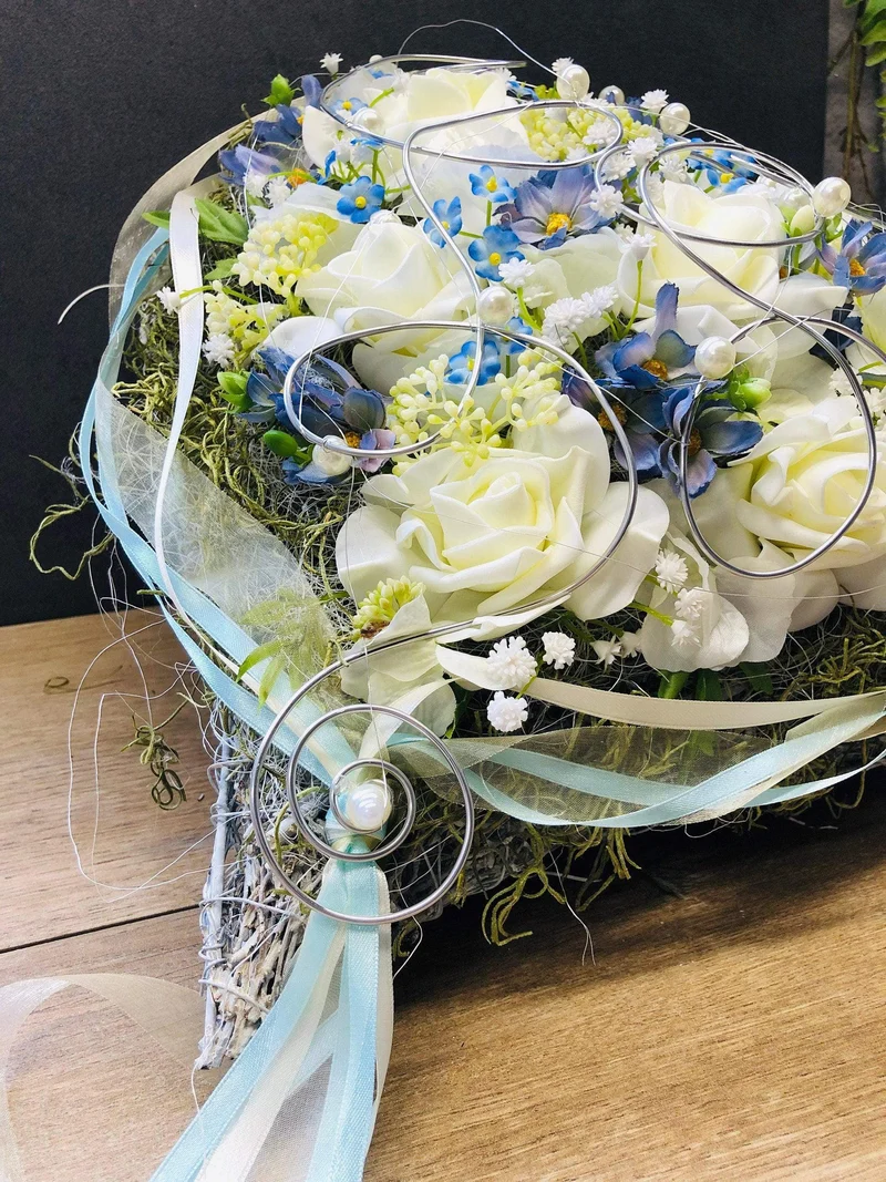 Grabherz Rose mit Schleierkraut handgefertigt – Seidenblumen Grabdekor