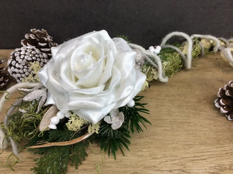 Seidenblumen Grabgesteck Christrose – Grabdekoration handgefertigt