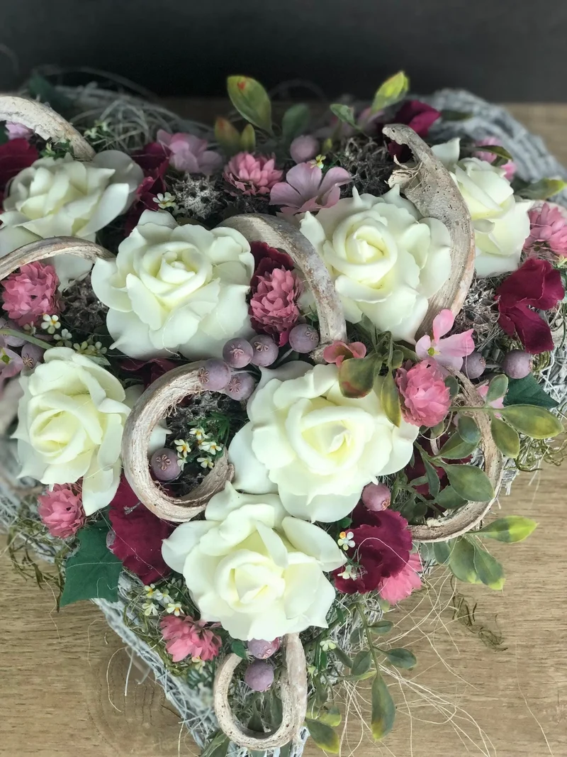 Grabdekoration Herz Rose – Seidenblumen langlebig – für Außenbereich