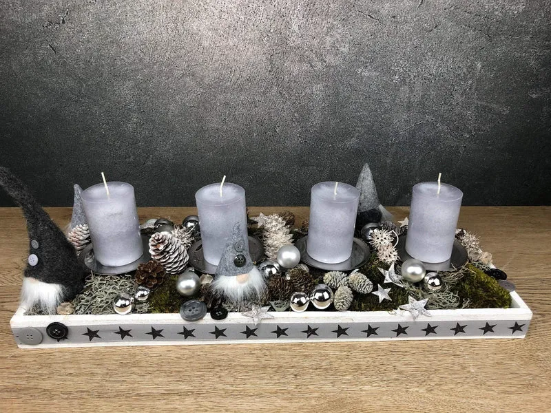 Adventsgesteck länglich Wichtel Tablett – mehrjährig Advent