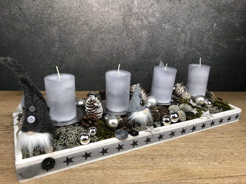 Adventsgesteck länglich Wichtel Tablett – mehrjährig Advent