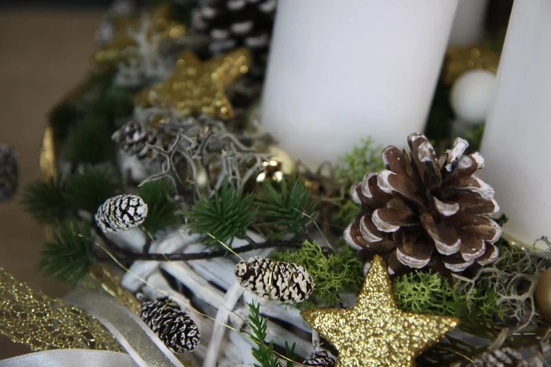 Adventskranz gefrostet rund – stilvoll langlebig