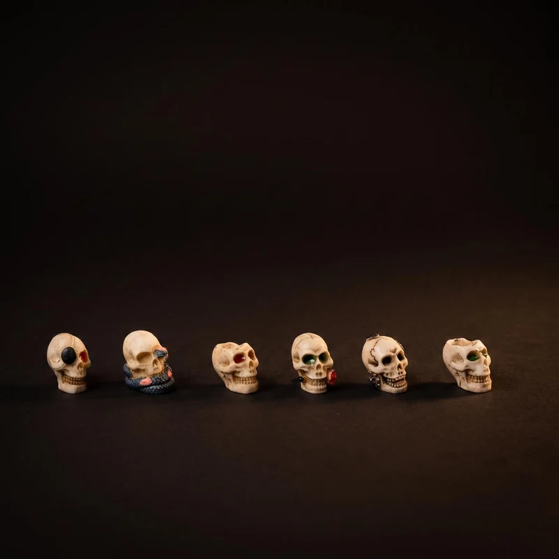 Skulls Gone Wild - 6 pcs - Miniature figurines - Ø 1cm ↑ 2cm
