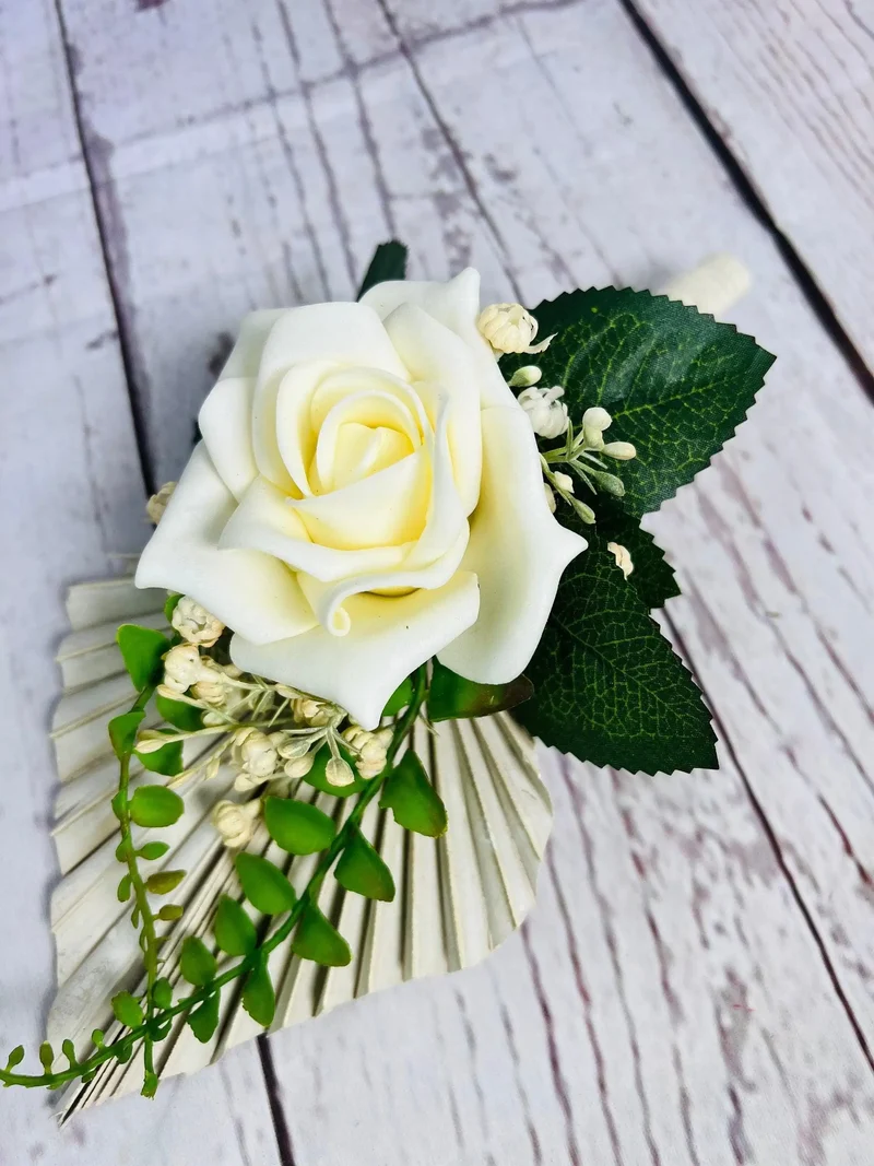 Urnengesteck Wand Seidenblumen – langlebiger Grabschmuck