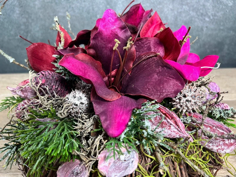 Grabgesteck Amaryllis Seidenblumen – ausdrucksstarke Grabdeko