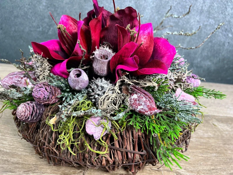 Grabgesteck Amaryllis Seidenblumen – ausdrucksstarke Grabdeko
