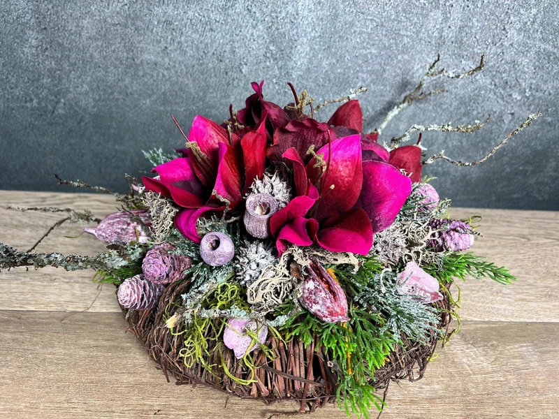 Grabgesteck Amaryllis Seidenblumen – ausdrucksstarke Grabdeko