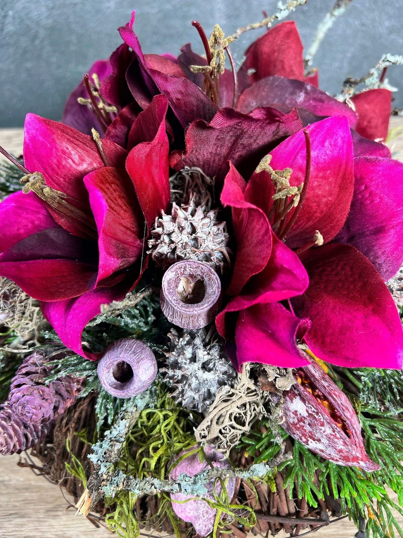Grabgesteck Amaryllis Seidenblumen – ausdrucksstarke Grabdeko
