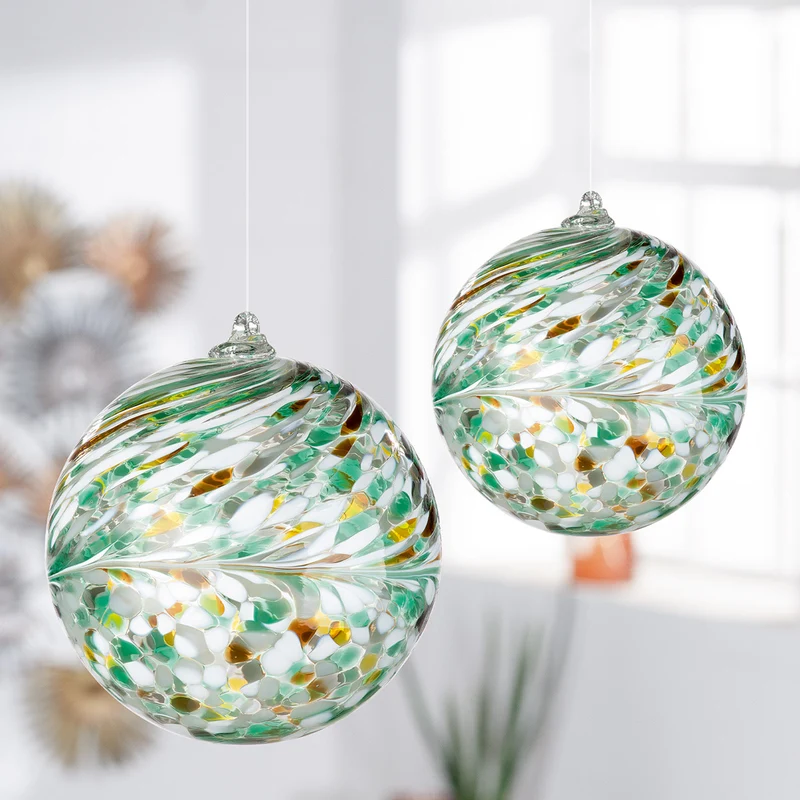 Gilde Hänger Glaskugel “Glas Art” Ø 15cm Grün-Weiß – Europäische Handarbeit