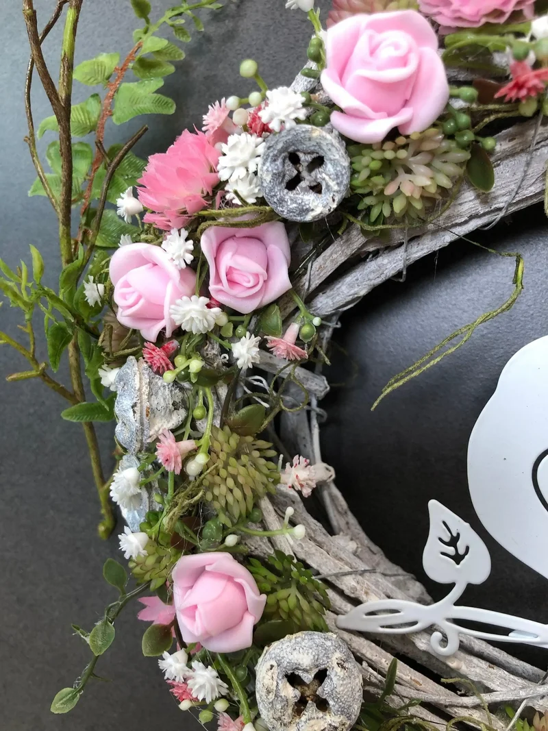 Herbstkranz Rose & Schleierkraut – Türkranz handgefertigt stilvoll