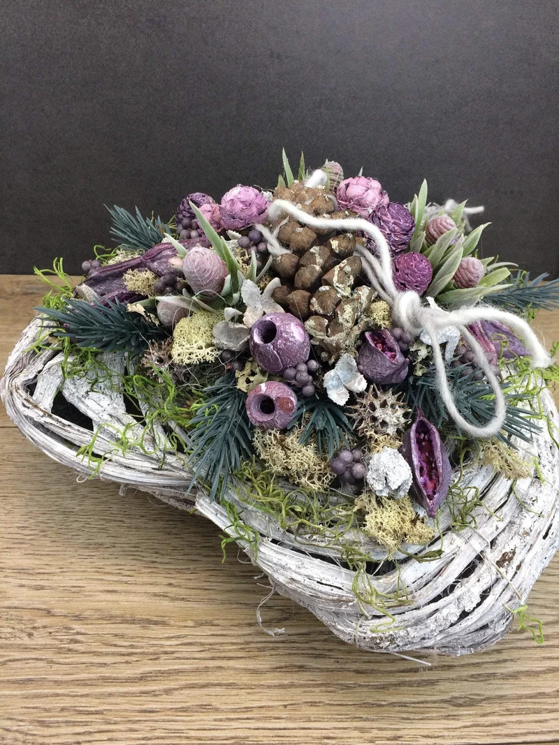 Grabherz mit Rose auf Moos – Seidenblumen Grabschmuck – für Außenberei