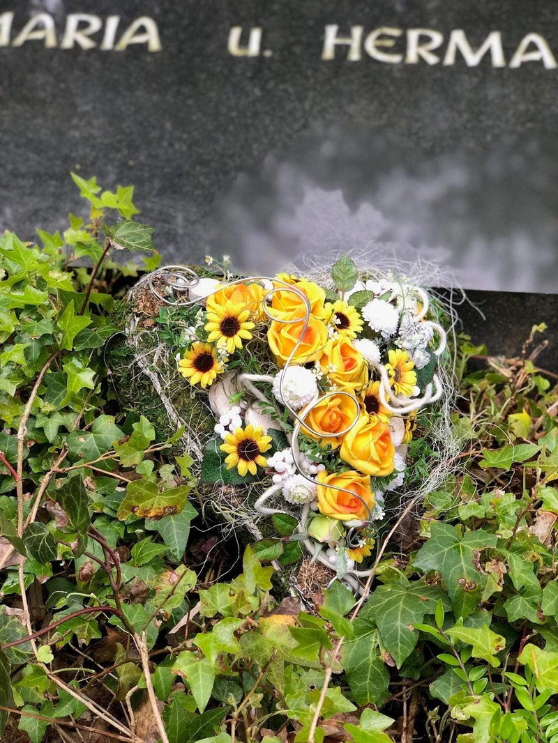 Grabherz Sonnenblume Seidenblumen – langlebiger Grabschmuck