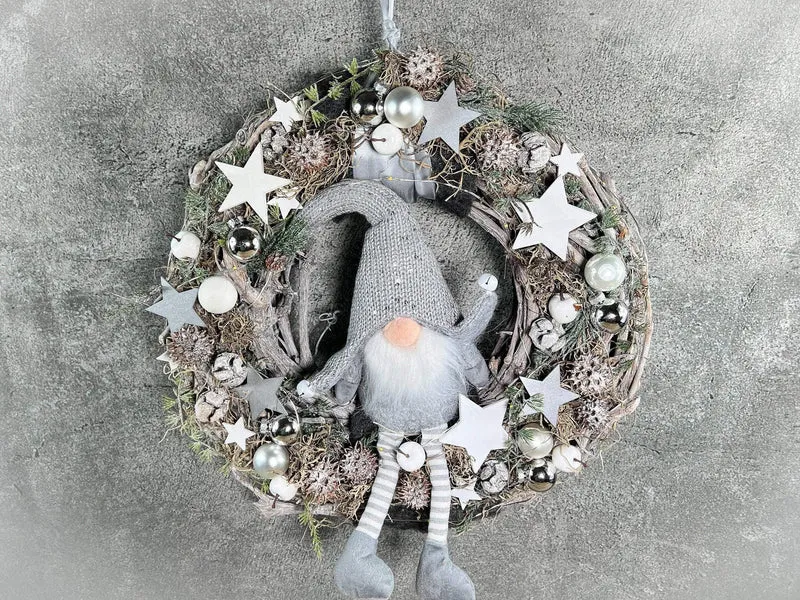 Weihnachtlicher Türkranz mit Wichtel 45cm – Wunschfarbe handgefertigt