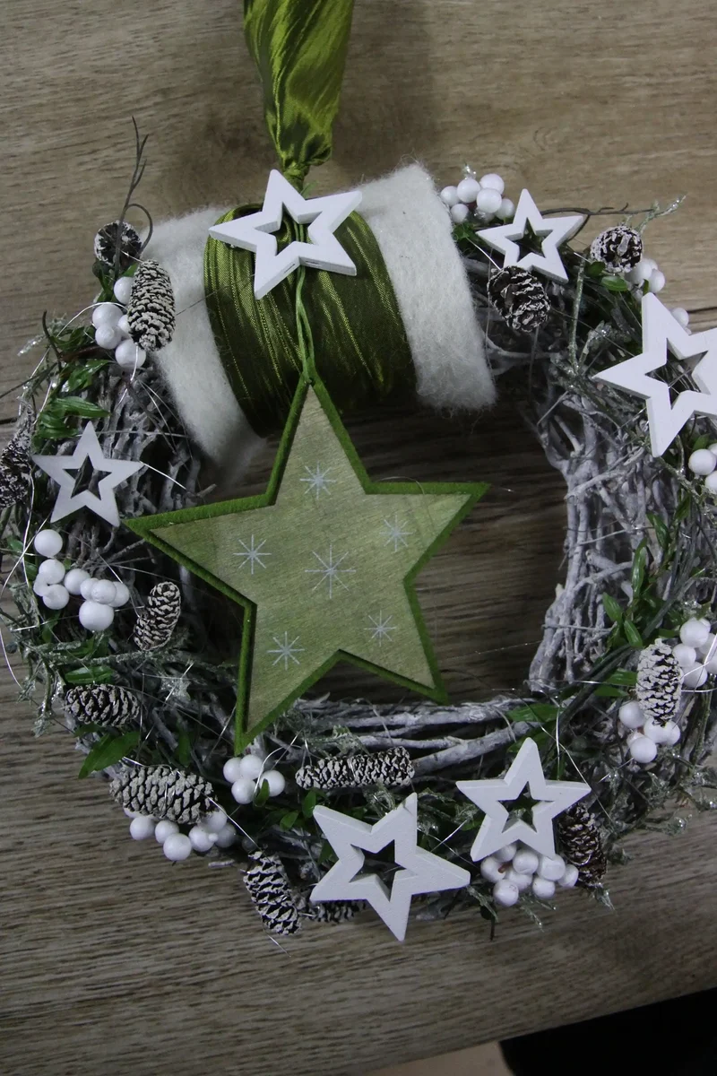 Weihnachtskranz Türdeko – Tanne Sterne handgefertigt langlebig