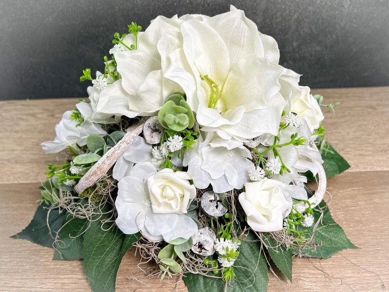 Seidenblumen Grabschmuck Rose – langlebige Grabgestaltung