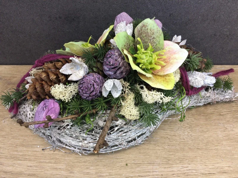 Grabgesteck Christrose Seidenblumen – langlebiger Grabschmuck – für Au
