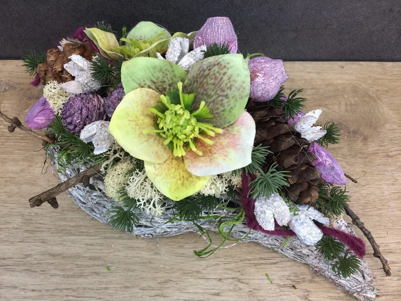 Grabgesteck Christrose Seidenblumen – langlebiger Grabschmuck – für Au
