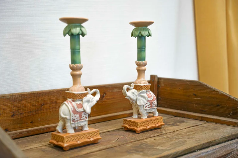 Candle holder - Elephant Natural/Pink - Polyresin - ↑ 34,5 cm