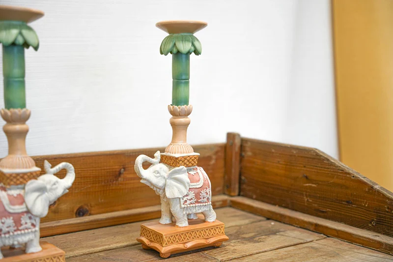 Candle holder - Elephant Natural/Pink - Polyresin - ↑ 34,5 cm