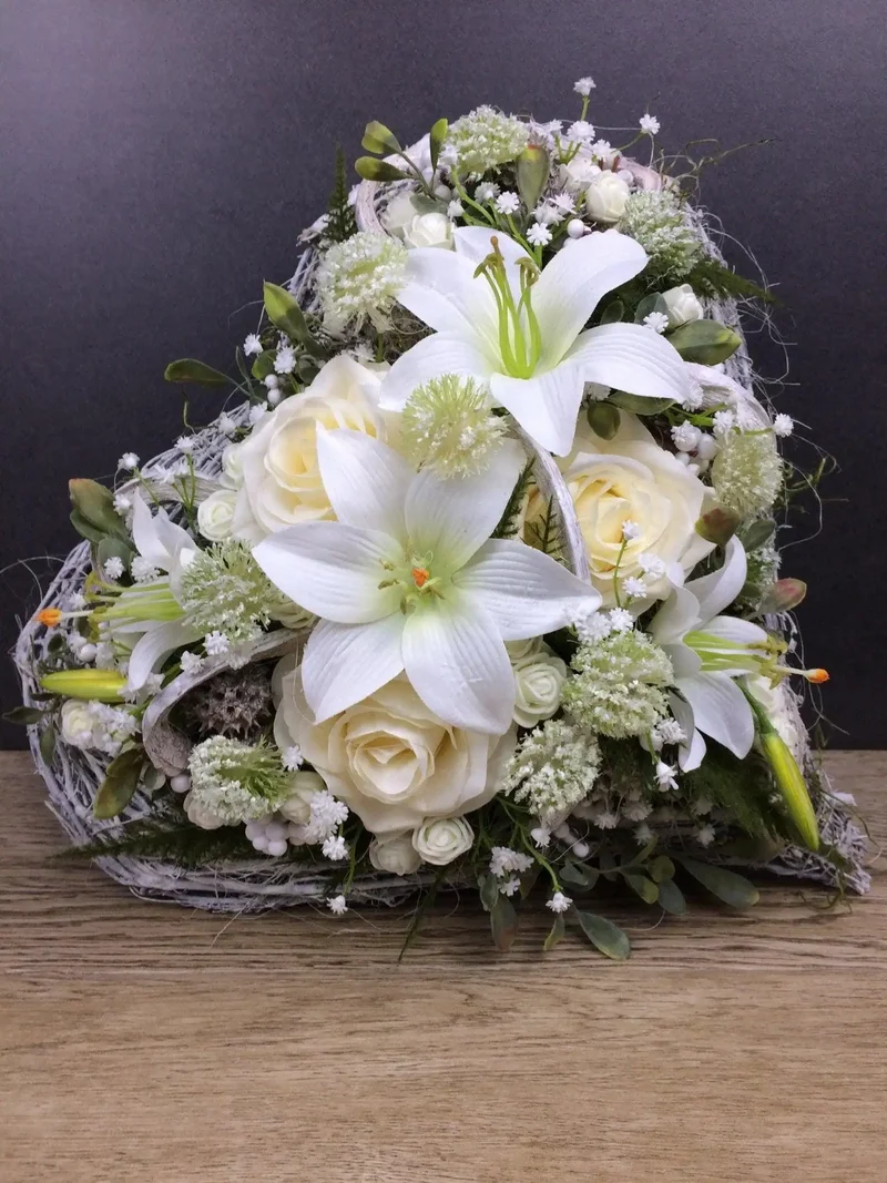 Seidenblumen Grabherz Lilie – Grabdekoration handgefertigt
