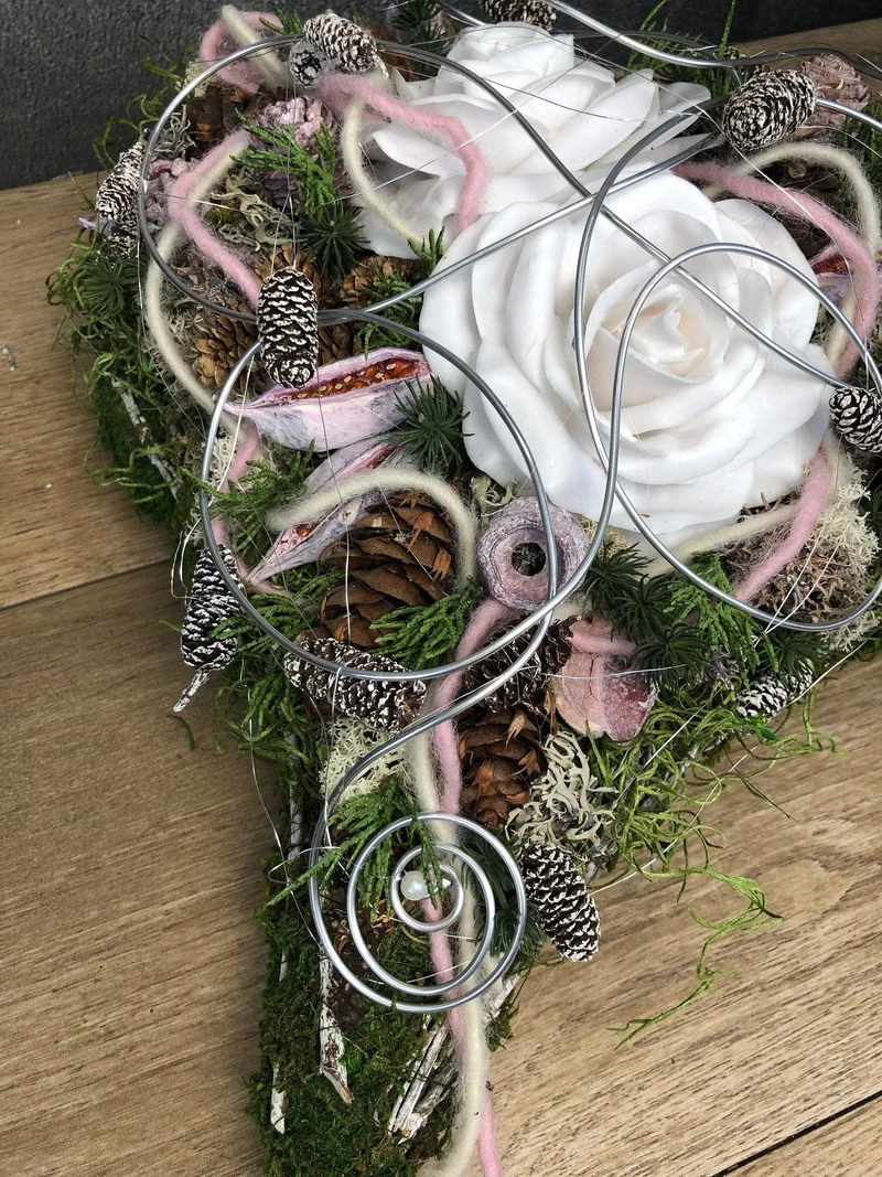 Grabschmuck Herz Wachsrose Seidenblumen – würdevoll & langlebig – wetterfest