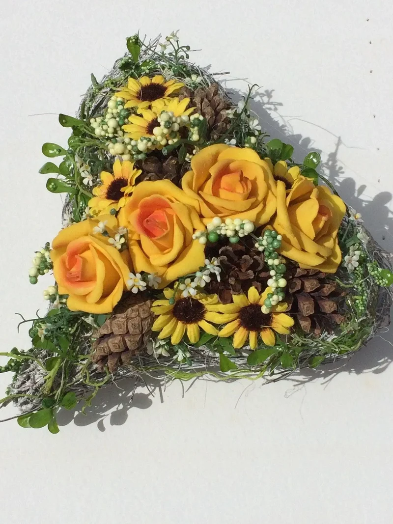 Seidenblumen Grabherz Sonnenblume – Grabdekoration handgefertigt
