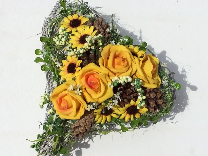 Seidenblumen Grabherz Sonnenblume – Grabdekoration handgefertigt